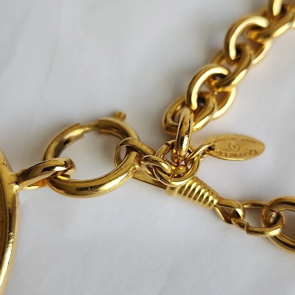 Authentic Vintage CHANEL Logo Pendant Necklace Gold - Picture 9 of 13